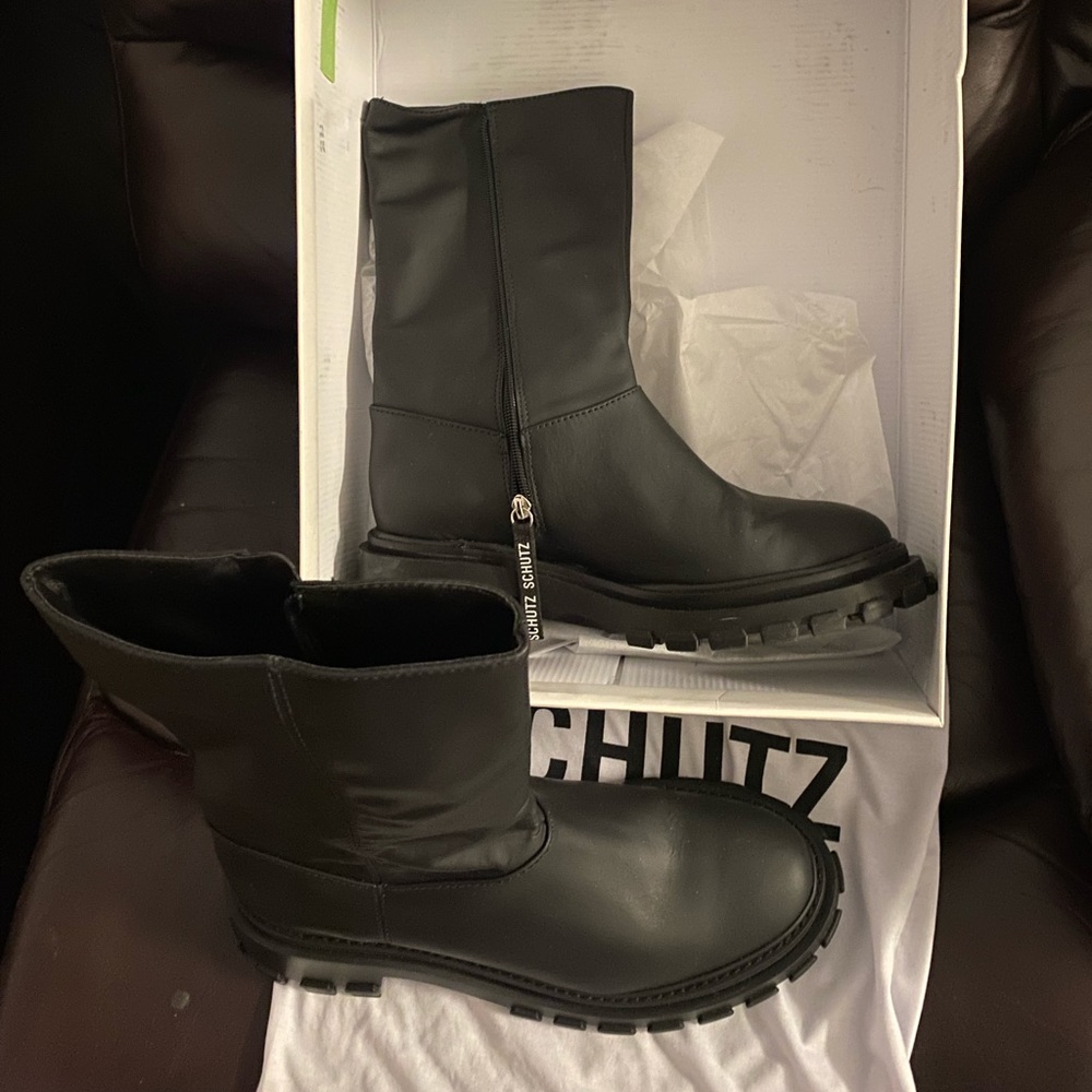 Shutz women’s boot sz 11, fits like a 10 1/2 NWT